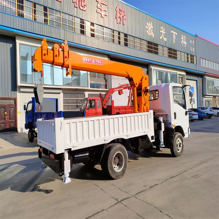 扎赉诺尔区三轮随车吊定制 农用改装机自备吊中瑞长期出售